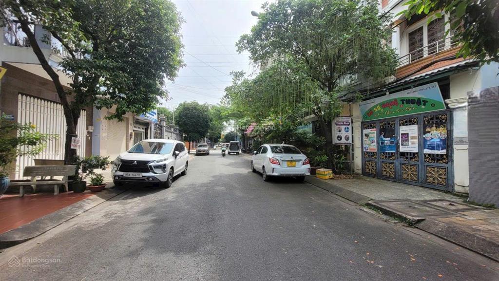 Hẻm 6m thông tân sơn nhì. khu dân trí gần công viên. 5.2mx22.5m| 117.5m2. nhà 2 lầu st  15.6 tỷ tl