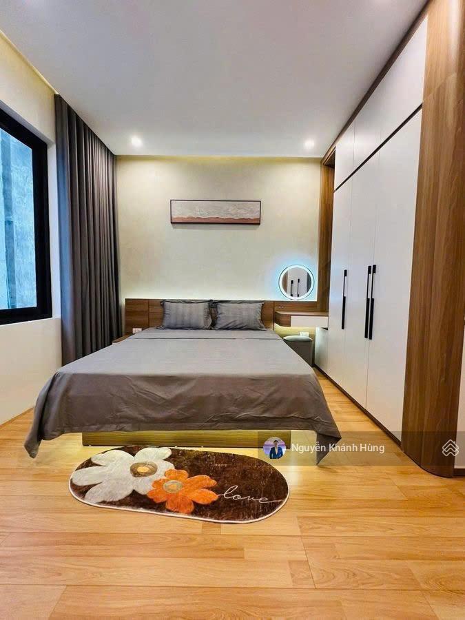 Bán nhà riêng phố nguyễn khang, lô góc dt 40m2 x 5 tầng, 20m ra phố, kinh doanh và ở, giá 12,9 tỷ