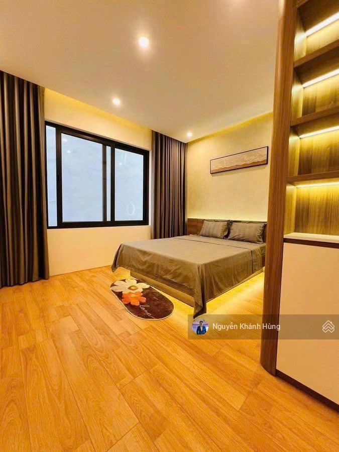 Bán nhà riêng phố nguyễn khang, lô góc dt 40m2 x 5 tầng, 20m ra phố, kinh doanh và ở, giá 12,9 tỷ