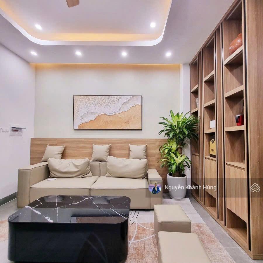 Bán nhà riêng phố nguyễn khang, lô góc dt 40m2 x 5 tầng, 20m ra phố, kinh doanh và ở, giá 12,9 tỷ