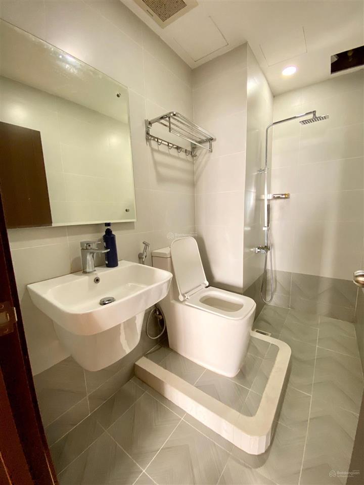 Bán ch hoa sen apartment 65m2, 2pn, 2wc, bancon rộng, có sh chính chủ. giá 3.85 tỷ thương lượng