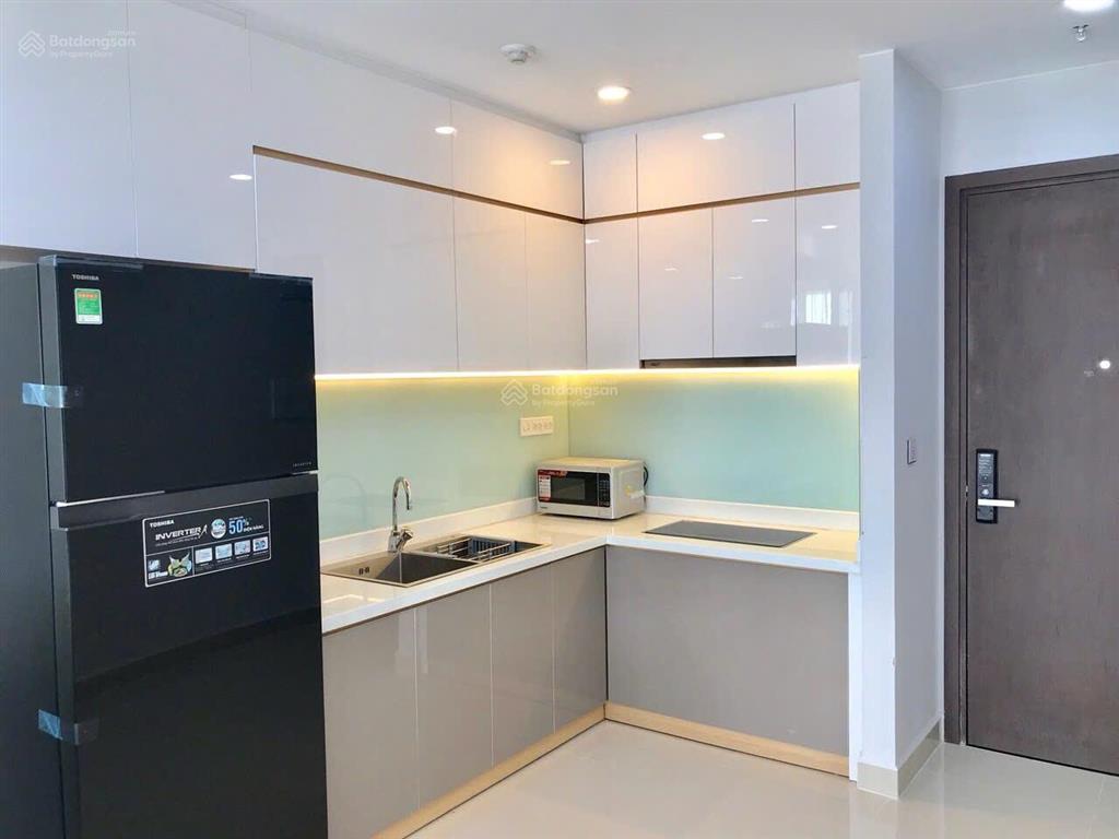 Bán ch hoa sen apartment 65m2, 2pn, 2wc, bancon rộng, có sh chính chủ. giá 3.85 tỷ thương lượng