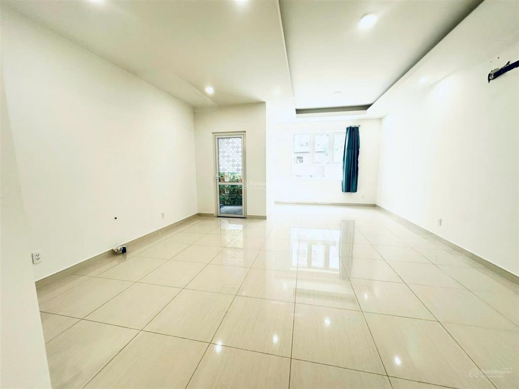 Cần bán căn officetel có thể và làm văn phòng, tầng 4 chung cư lavita charm  0931 272 ***