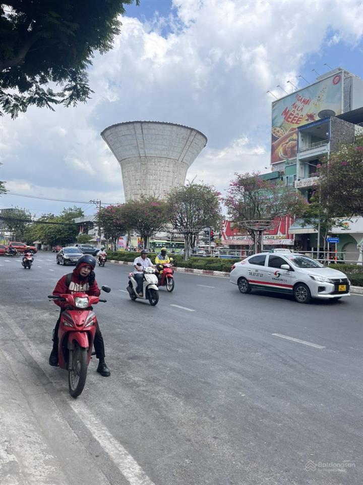 Bán nhà 470 nguyễn tất thành, p18, q4, dt 4x23m, giá 18.5 tỷ (4 lầu)
