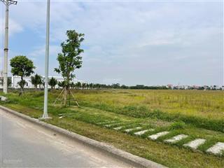 Bán kho, nhà xưởng 6000m2 tại kcn đồng văn i, 2,6 triệu / m2, tại nút giao vực vòng