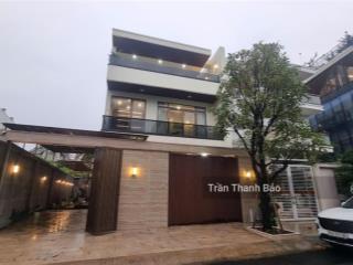 Bán biệt thự đẳng cấp khu compound trần não, quận 2  dt 15x20m  5 tầng  giá 117 tỷ