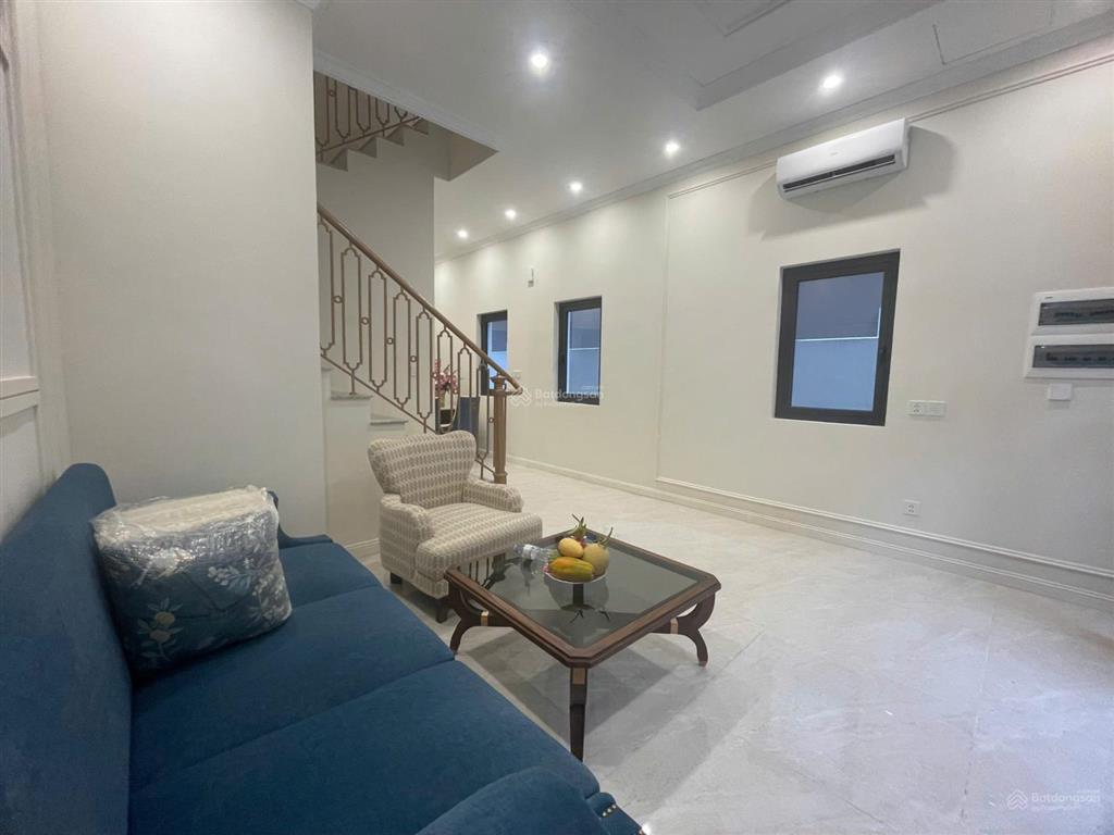 Vin3 tôi cho thuê căn lk 78m2, 10tr/tháng, đầy đủ nội thất, bếp, sofa, bàn ăn, giường, điều hoà