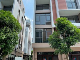 Vin 3 em có căn xẻ khe dt 91 m2, đẹp, giá chỉ 11,x tỷ cần bán. giá rẻ nhất thị trường.