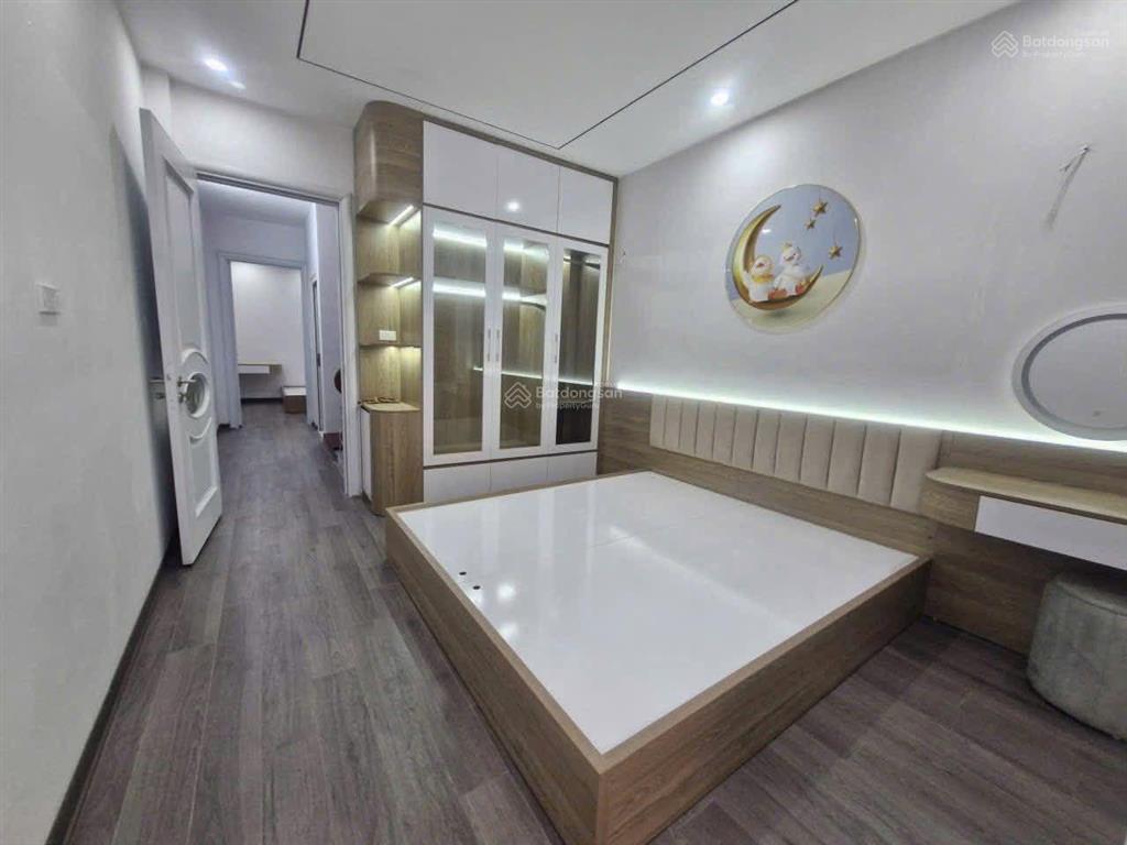 Bán nhà trung tâm đống đa phố tôn thất tùng chỉ 4,5 tỷ