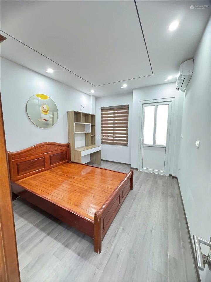 Bán nhà trung tâm đống đa phố tôn thất tùng chỉ 4,5 tỷ