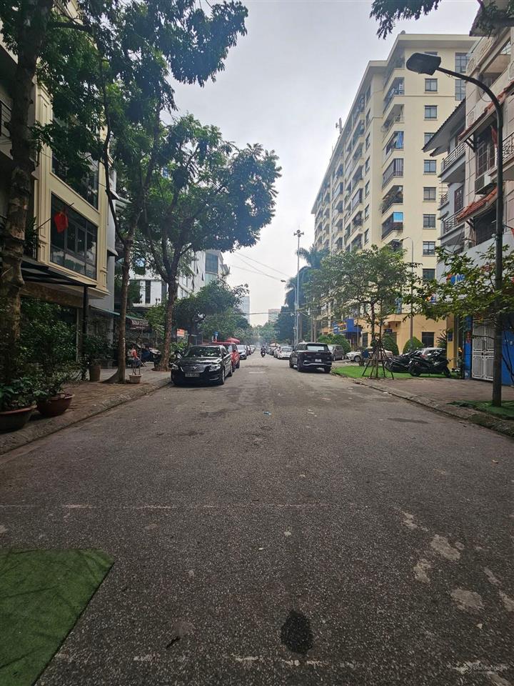 Chính chủ bán khu nhà vườn goldmark city hồ tùng mậu. dt 120m2x 4 nổi 1 hầm. mt 6.6m. giá 38 tỷ.