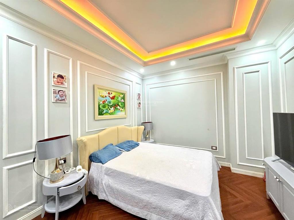 Nhà phố nguyễn chí thanh, thang máy, ô tô tránh, thông phân lô, 2 thoáng, gần phố, vp, kd. 64m*7t