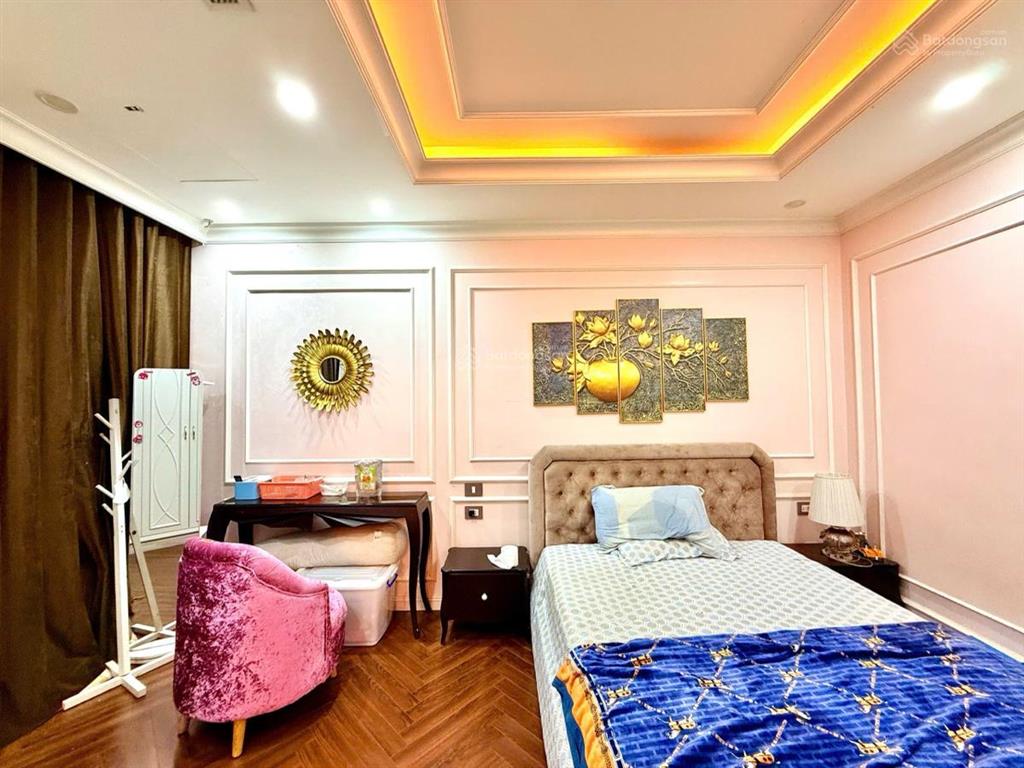 Nhà phố nguyễn chí thanh, thang máy, ô tô tránh, thông phân lô, 2 thoáng, gần phố, vp, kd. 64m*7t