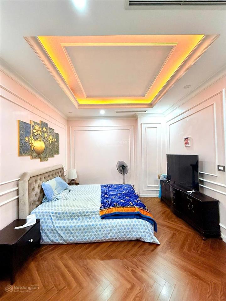 Nhà phố nguyễn chí thanh, thang máy, ô tô tránh, thông phân lô, 2 thoáng, gần phố, vp, kd. 64m*7t