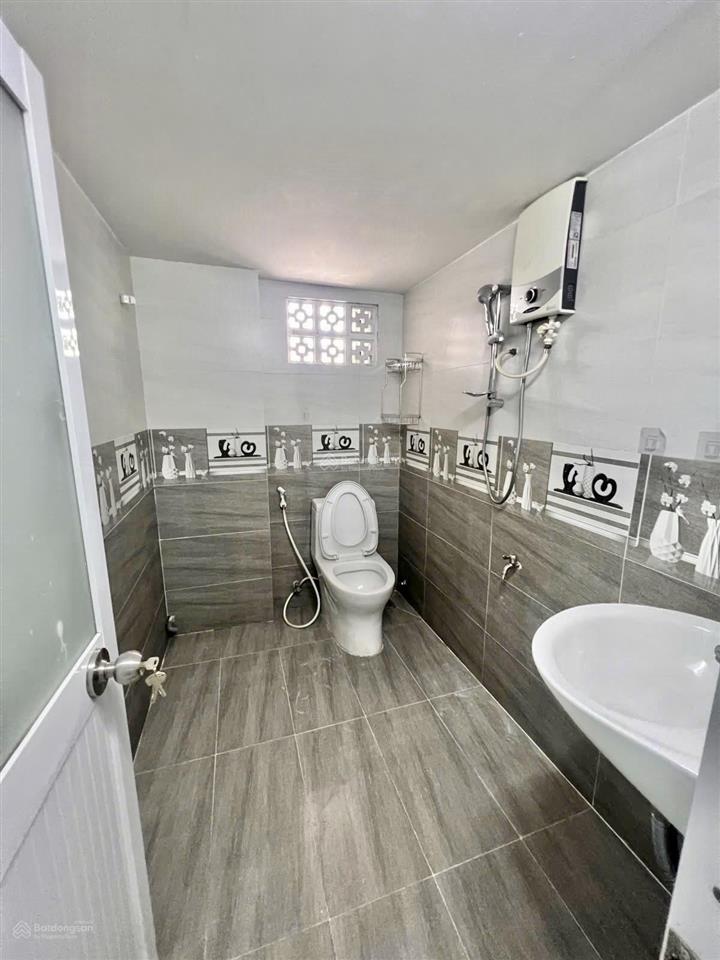 Cho thuê căn hộ duplex ban công  dt 35m2  full nội thất  ngay nguyễn trọng tuyển