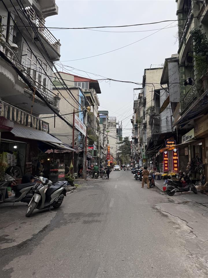 Tôi bán nhà 2 mặt phố minh khai  dương văn bé 129m2 mt 9m  vỉa hè 7m  kd vỉa hè 7m giá 55 tỷ