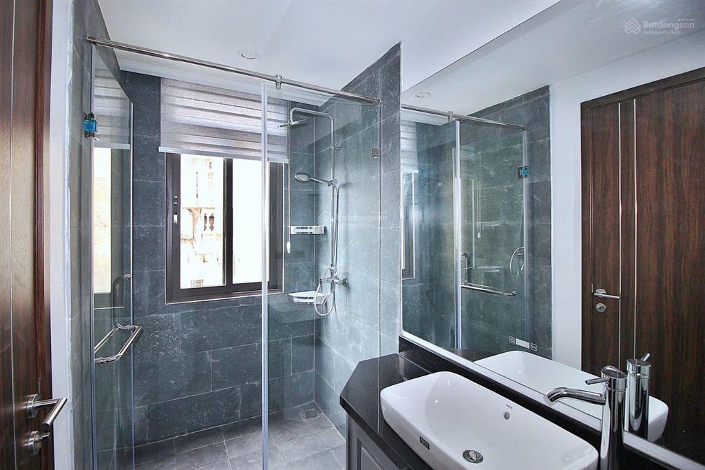 Tôi bán nhà phố âu cơ  hồ tây dt 136m2x6t ôtô  thang máy  kinh doanh, cho thuê 120tr/th 27,88 tỷ