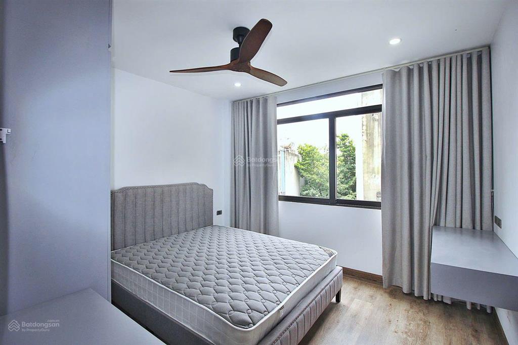 Tôi bán nhà phố âu cơ  hồ tây dt 136m2x6t ôtô  thang máy  kinh doanh, cho thuê 120tr/th 27,88 tỷ