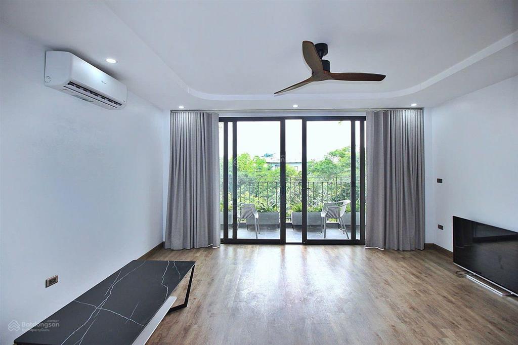 Tôi bán nhà phố âu cơ  hồ tây dt 136m2x6t ôtô  thang máy  kinh doanh, cho thuê 120tr/th 27,88 tỷ