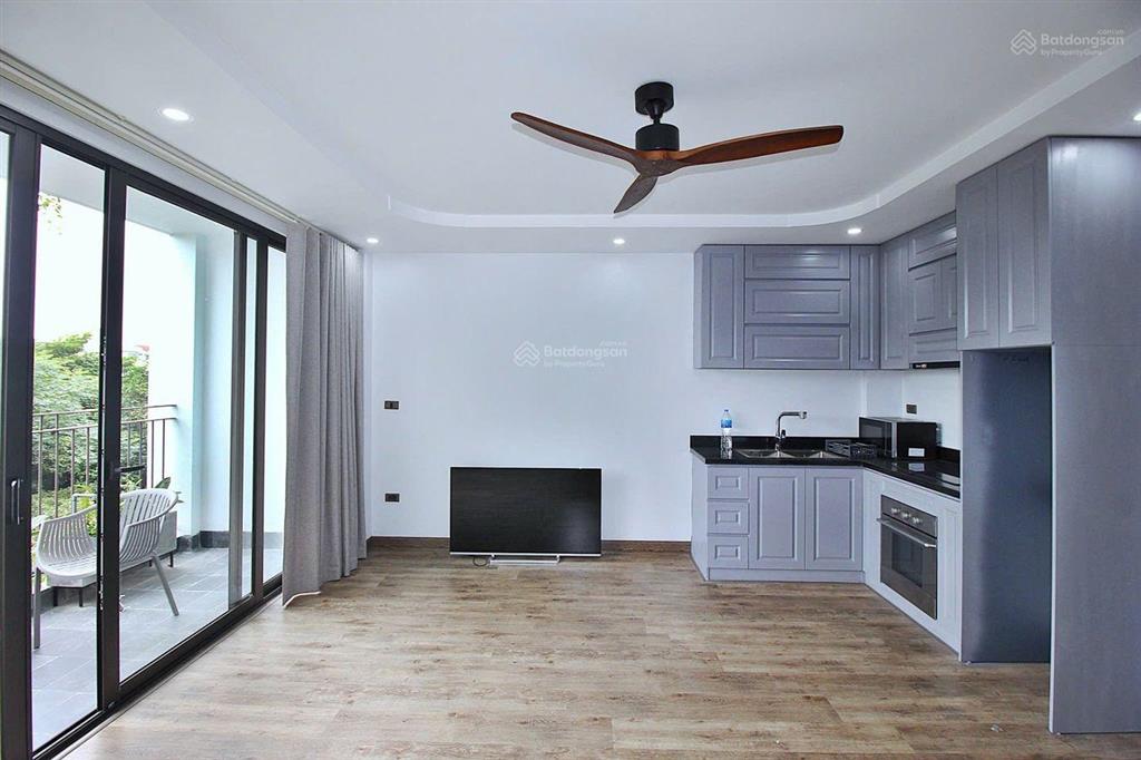 Tôi bán nhà phố âu cơ  hồ tây dt 136m2x6t ôtô  thang máy  kinh doanh, cho thuê 120tr/th 27,88 tỷ