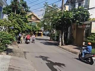 Lô đất hiếm mặt tiền kinh doanh buôn bán sát bờ sông. sau gigamail thủ đức. dt 6x24m giá 16.5 tỉ