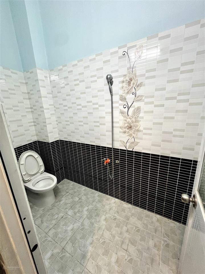 Nhà 3 tầng 3pn ngay chung cư ricca 90m2 xe hơi ngủ trong nhà bán gấp