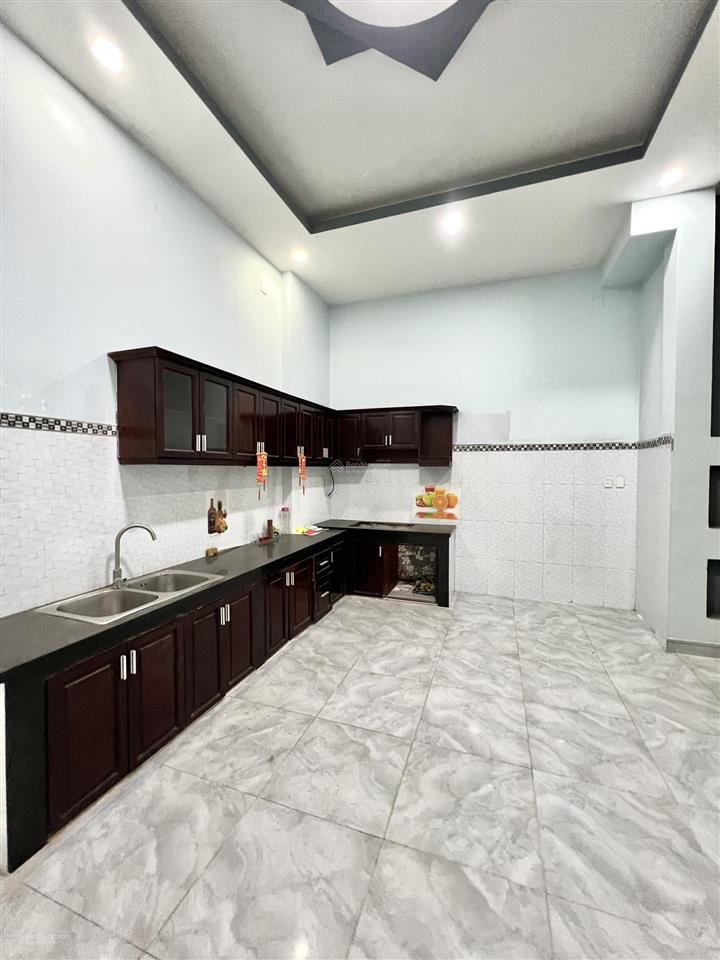 Nhà 3 tầng 3pn ngay chung cư ricca 90m2 xe hơi ngủ trong nhà bán gấp