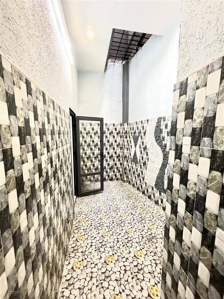 Nhà 3 tầng 3pn ngay chung cư ricca 90m2 xe hơi ngủ trong nhà bán gấp