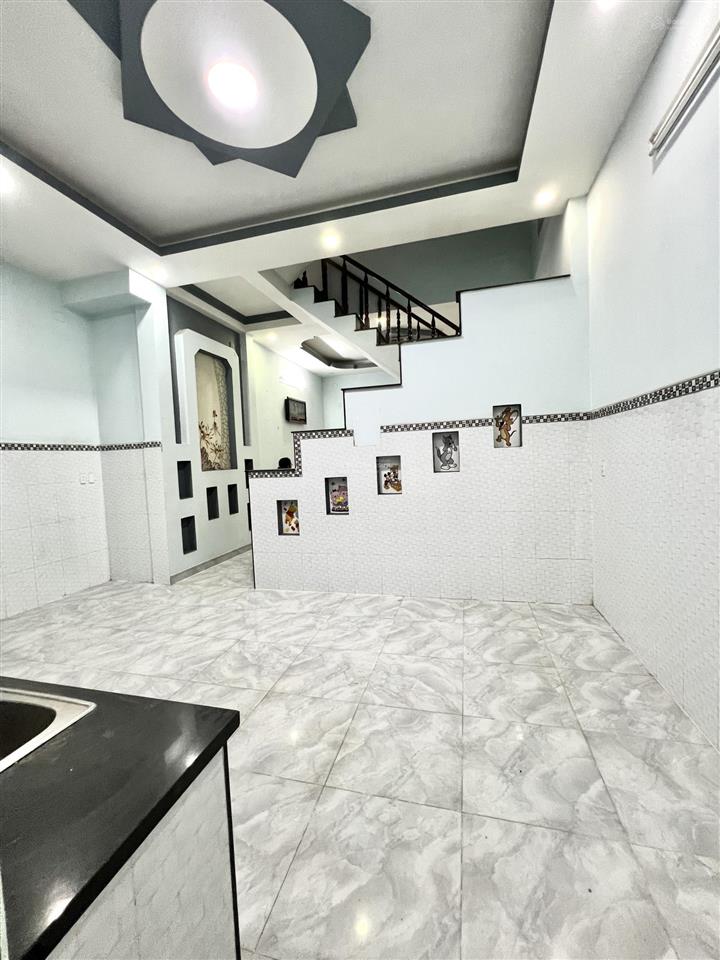 Nhà 3 tầng 3pn ngay chung cư ricca 90m2 xe hơi ngủ trong nhà bán gấp