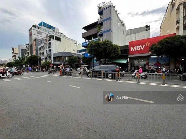 Rẻ nhất thị trường đường lạc long quân (15 x 20 nh 40m cn 520 m2 xd hầm 10 tầng, giá đầu tư