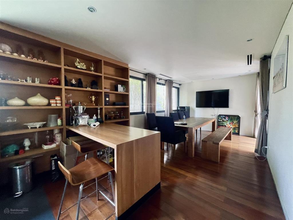 Siêu phẩm! bán biệt thự vip khu river mark  trần não, ngay trục chính dt 300m2 hồ bơi nhỉnh 1xx tỷ