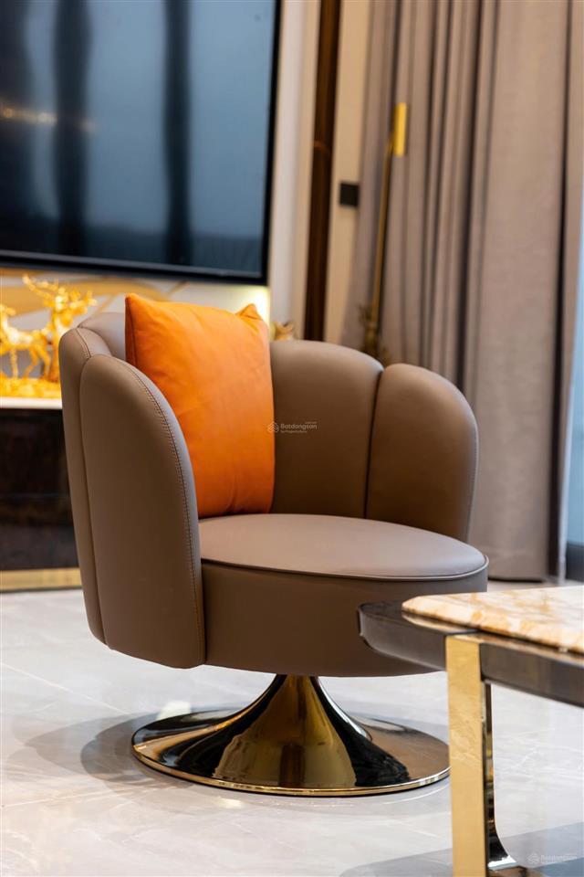 (siêu rẻ)cho thuê căn 3pn+1  diện tích 153m2  full nội thất cao cấp tại sunshine center.