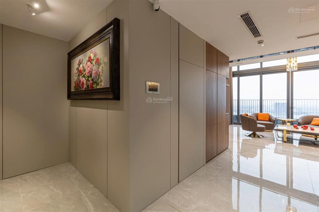 (siêu rẻ)cho thuê căn 3pn+1  diện tích 153m2  full nội thất cao cấp tại sunshine center.