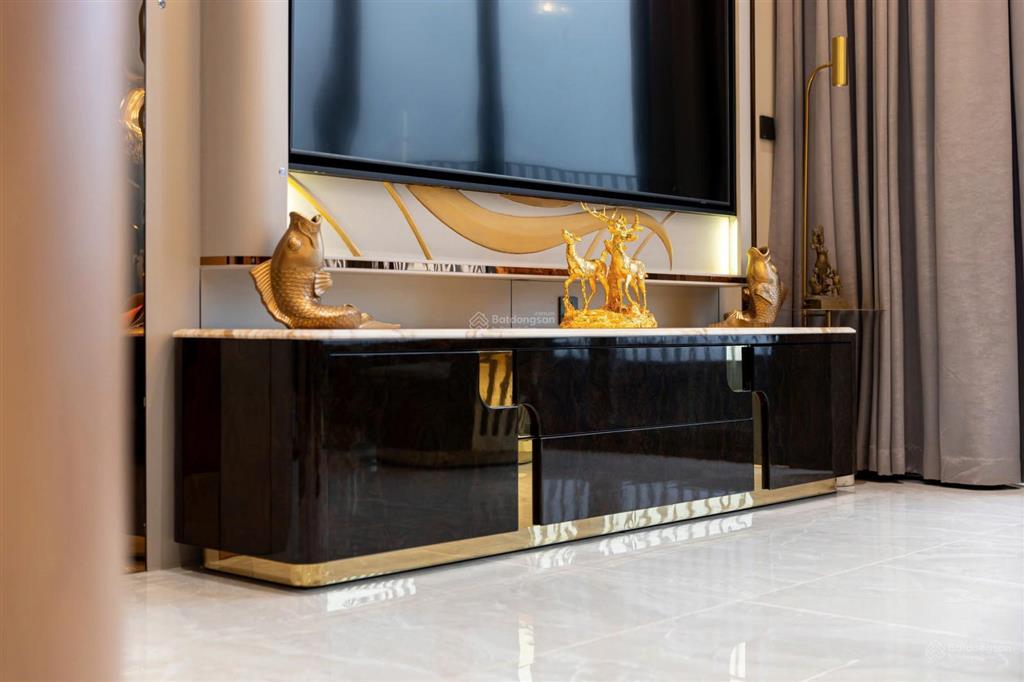 (siêu rẻ)cho thuê căn 3pn+1  diện tích 153m2  full nội thất cao cấp tại sunshine center.