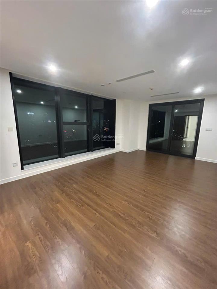 Bán căn 158,6m. view hồ + ban công hướng mát giá siêu hời tại sunshine center