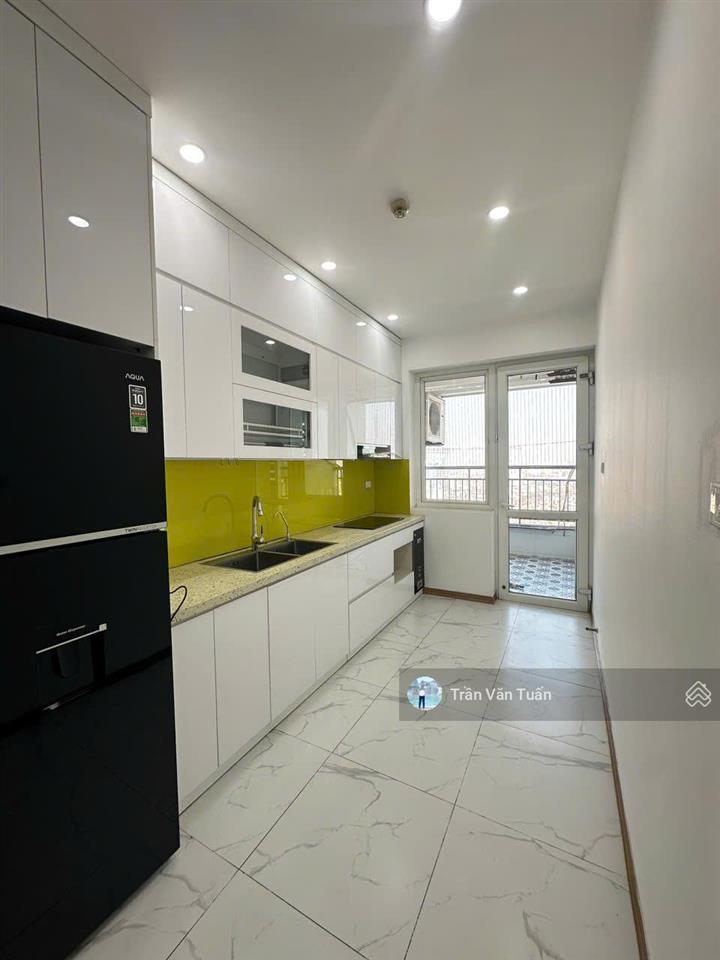 Chính chủ bán căn hộ chung cư 131m tòa 34t hoàng đạo thúy , 3pn + 2wc, full nội thất, giá 12.5 tỷ