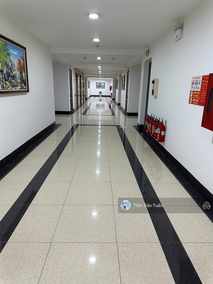 Chính chủ bán căn hộ chung cư 131m tòa 34t hoàng đạo thúy , 3pn + 2wc, full nội thất, giá 12.5 tỷ