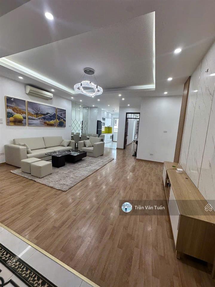 Chính chủ bán căn hộ chung cư 131m tòa 34t hoàng đạo thúy , 3pn + 2wc, full nội thất, giá 12.5 tỷ