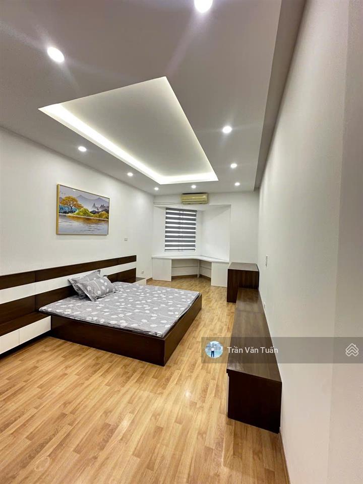 Chính chủ bán căn hộ chung cư 131m tòa 34t hoàng đạo thúy , 3pn + 2wc, full nội thất, giá 12.5 tỷ