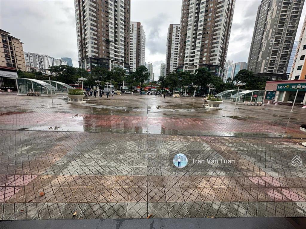 Chính chủ bán căn hộ chung cư 131m tòa 34t hoàng đạo thúy , 3pn + 2wc, full nội thất, giá 12.5 tỷ