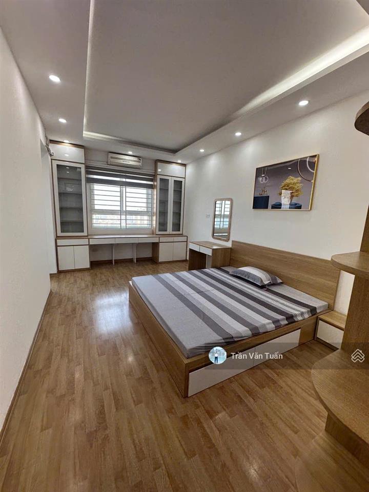 Chính chủ bán căn hộ chung cư 131m tòa 34t hoàng đạo thúy , 3pn + 2wc, full nội thất, giá 12.5 tỷ