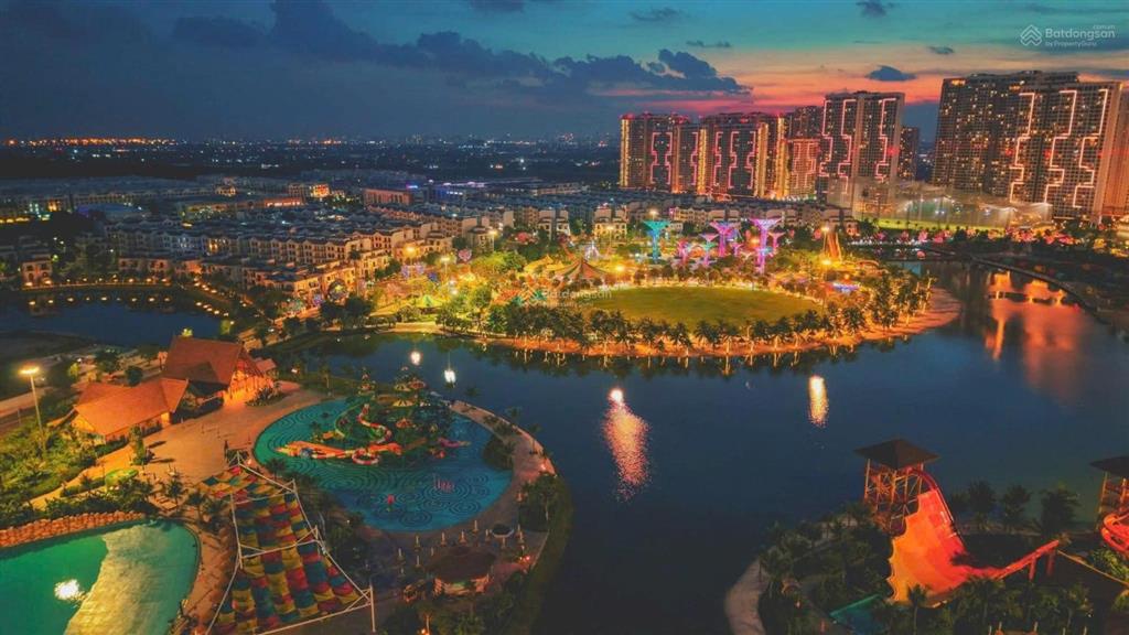 Bán căn 2pn2wc view công viên 36ha ngắm pháo hoa, dt73m2, giá 5.2 tỷ the beverly  vinhomes quận 9