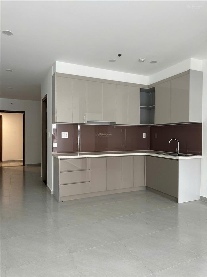 Cho thuê căn hộ mt easmark nội thất cơ bản giá 5tr/tháng vào ở liền.  097274938