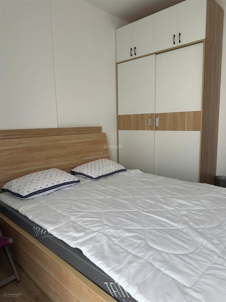 Chính chủ bán gấp căn 2pn2wc 73m2, tầng cao view đẹp giá cạnh tranh chỉ 4,1 tỷ.  0972 740 ***