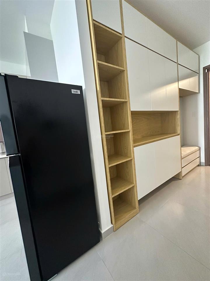 Chính chủ bán gấp căn 2pn2wc 73m2, tầng cao view đẹp giá cạnh tranh chỉ 4,1 tỷ.  0972 740 ***