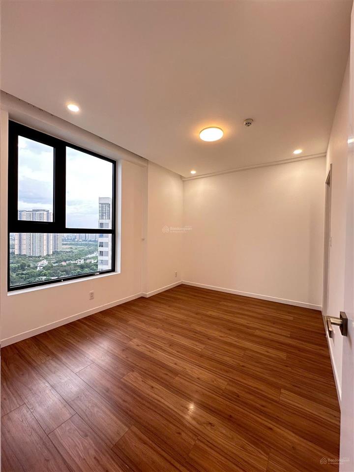 Chính chủ gửi em cho thuê căn góc tầng cao giá 13,5 triệu ntcb  em 0906 893 *** em dắt xem nhà