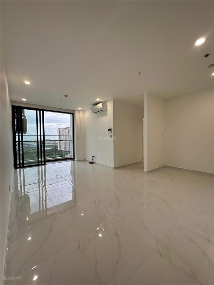 Chính chủ gửi em cho thuê căn góc tầng cao giá 13,5 triệu ntcb  em 0906 893 *** em dắt xem nhà