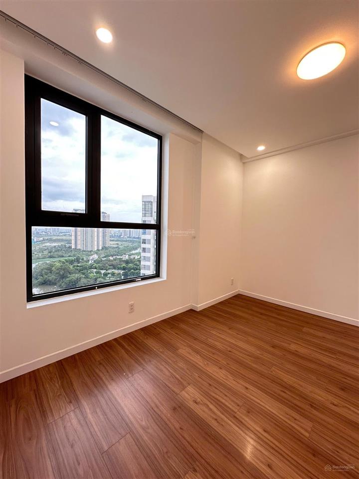 Chính chủ gửi em cho thuê căn góc tầng cao giá 13,5 triệu ntcb  em 0906 893 *** em dắt xem nhà