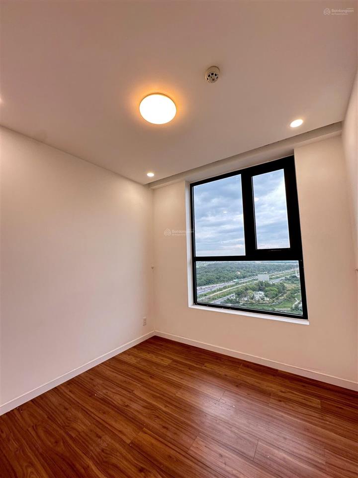 Chính chủ gửi em cho thuê căn góc tầng cao giá 13,5 triệu ntcb  em 0906 893 *** em dắt xem nhà
