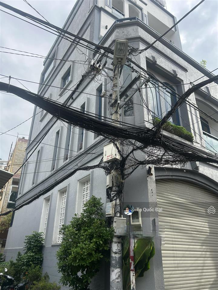 Phú nhuận  căn góc 3 mt trần hữu trang  ngang 6m  hầm/thang máy/hồ bơi  69,2m2  17,8 tỷ